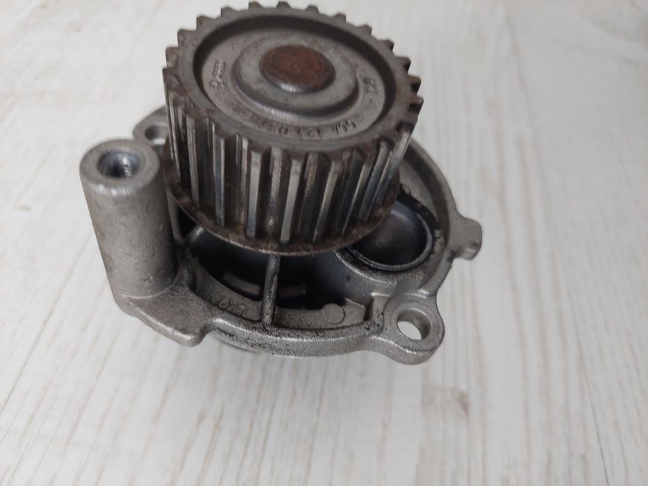 Оригинална водна помпа за Seat Vw Skoda Audi
