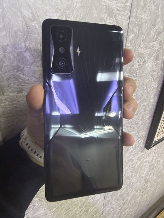 Xiaomi POCO F4 GT 8+8/128GB sotiladi