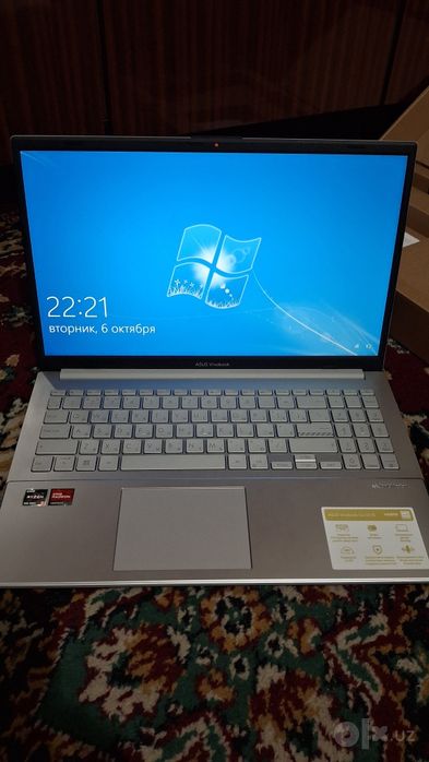 Asus Vivobook  Windows 10 pro