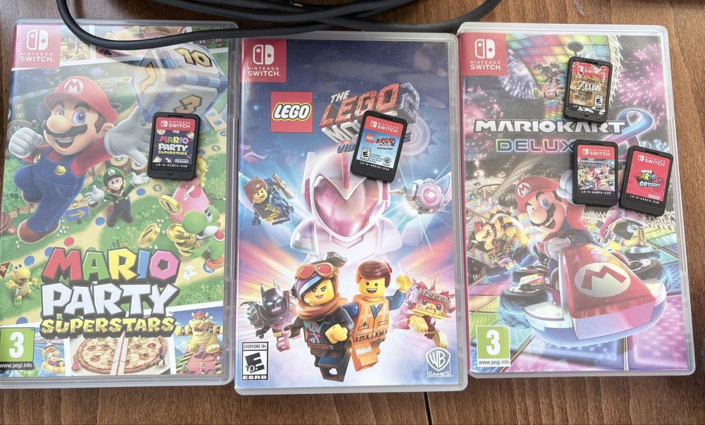 Nintendo Switch: конзола + 1 контролер + док + калъф + 4 игри