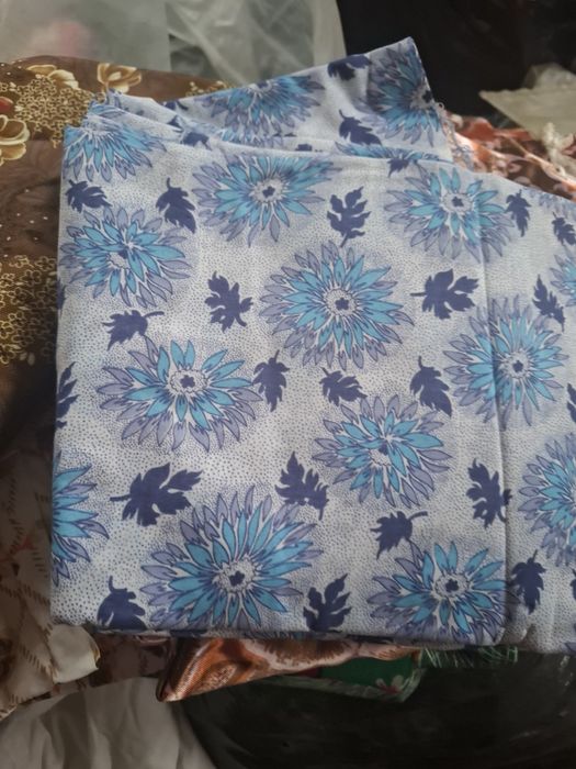 Продавам парчета плат