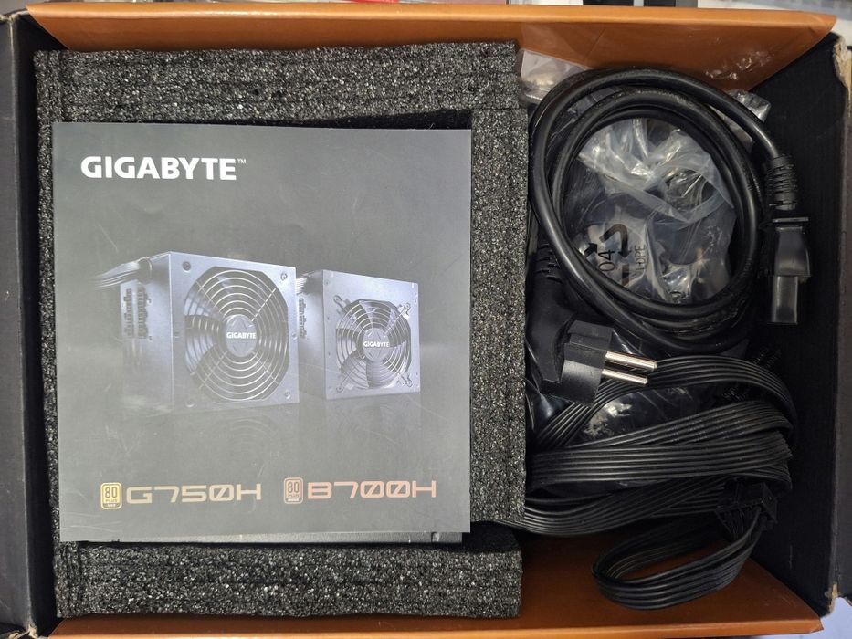 GIGABYTE B700H захранване за компютър 700W bronze