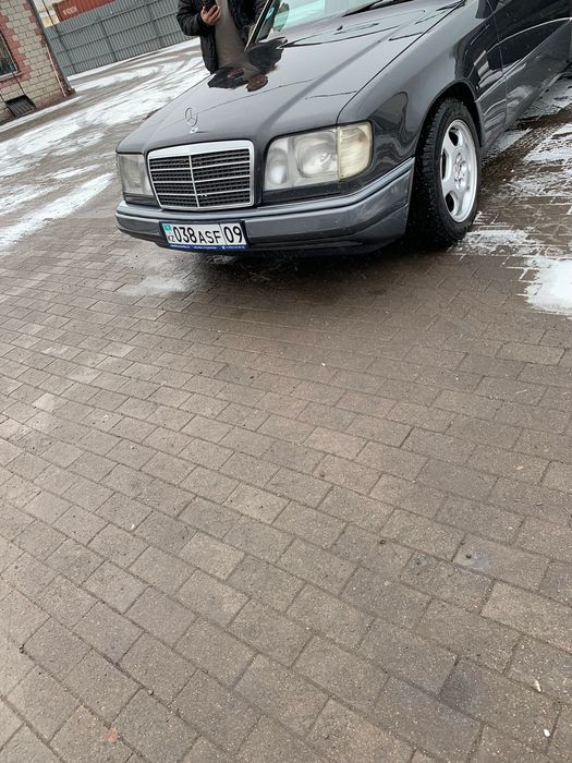 Мерседес 124 320