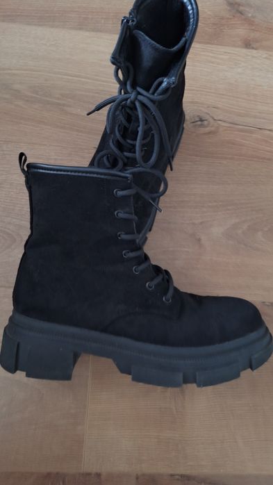 Велурени ботуши и боти