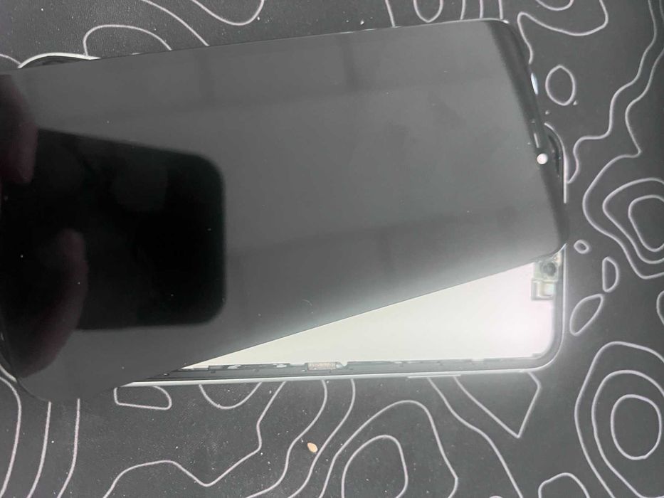 Продавам Iphone XR за части