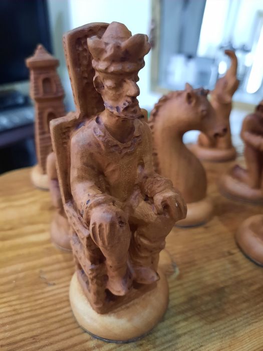 Продаются шахматы.Ручная резьба