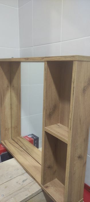 Зеркало с полками для ванной комнаты