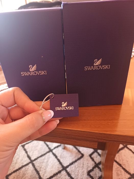 Cercei Swarovsky pentru ocazii. Din oțel inoxidabil placat cu rodiu!!