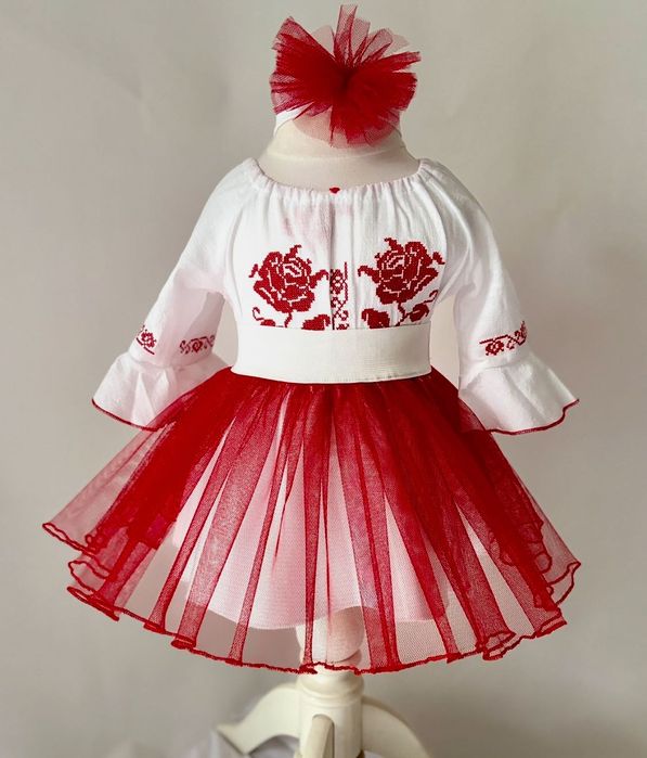 Costume tradiționale,brodate, pt fetițe