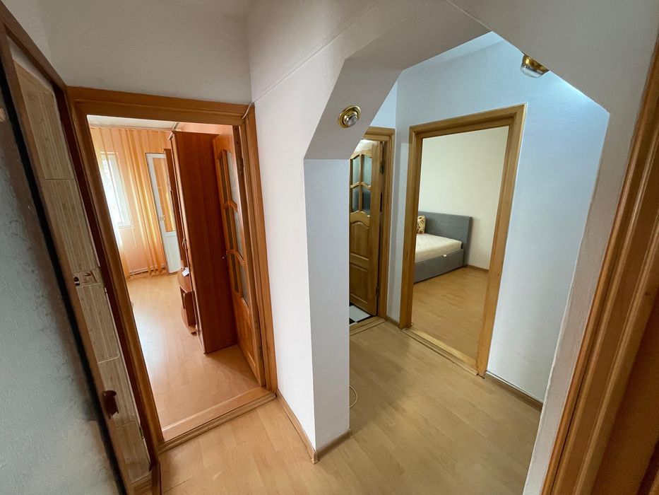 Vand apartament 3 camere, etaj 3, Zona Nord-Unitatea Militara, Vaslui