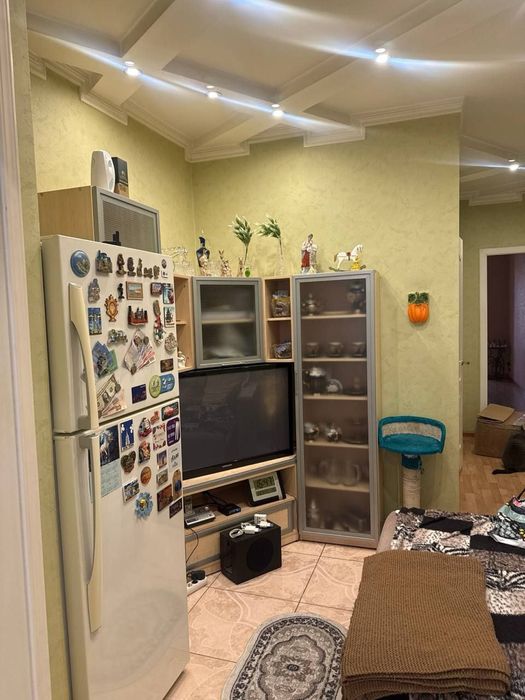 Продаётся Башлык Улучшенька  2в3/5/5 с мебелью техникой ремонт средний