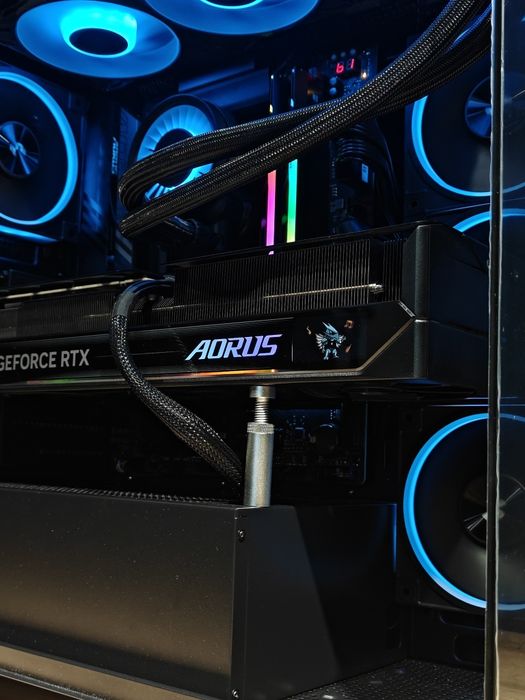 Ryzen 7 7800x3d/DDR5 16/RTX 5070Ti 16g/ssd 1T m2