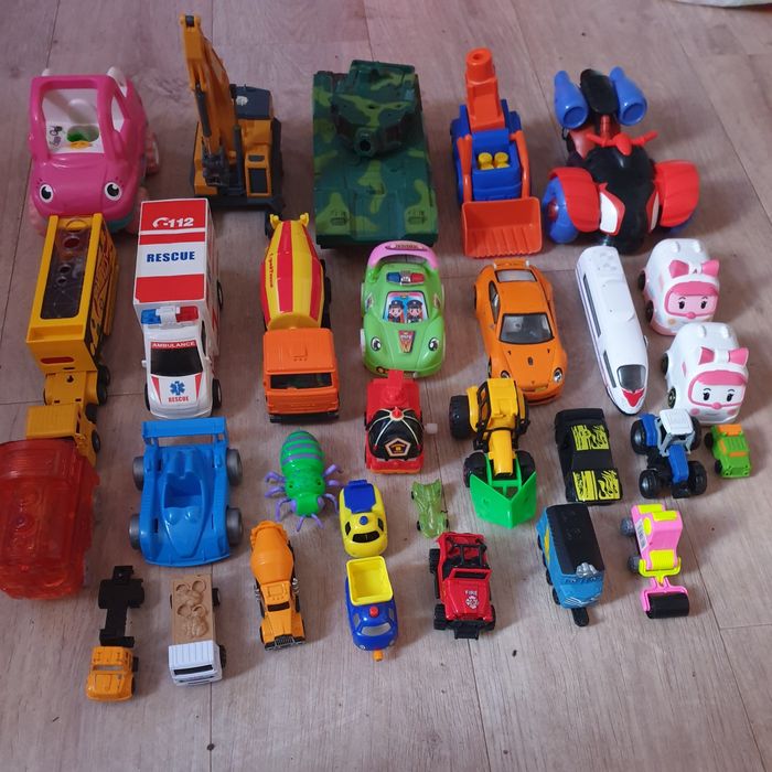 Продам детские машинки .