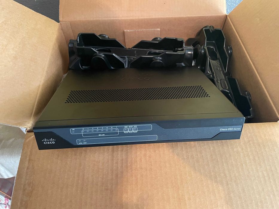 Продавам Cisco 892 FSP