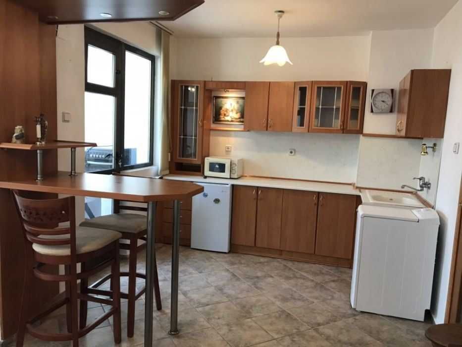 Тристаеан апартамент в ж.к. Оборище