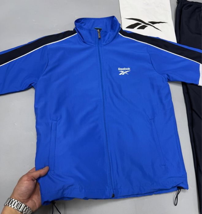 Спортивный костюм Reebok