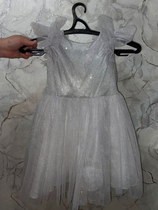 Продам вечернее платье для девочки