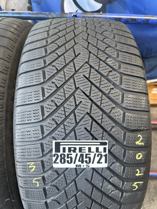 285/45/21Pirelli