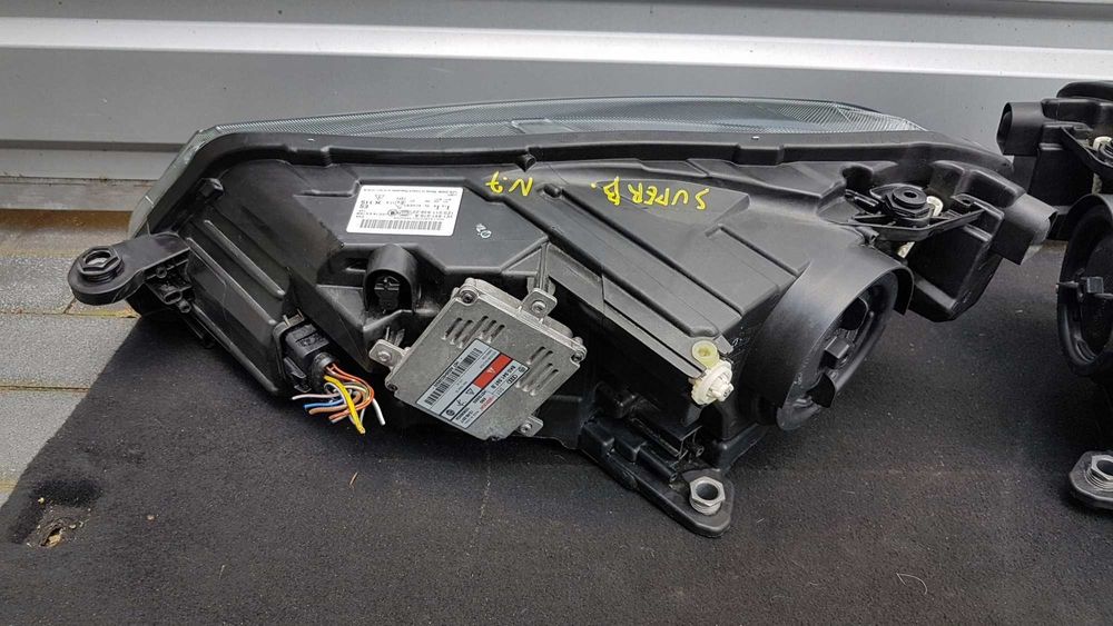 Skoda Superb 3 III 3V1 far stanga dreapta faruri bi xenon led adaptiv
