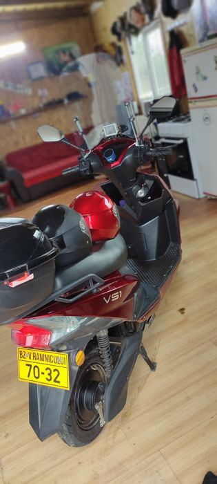 Scuter electric fără permis ca nou