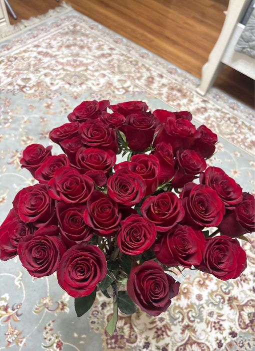 Букет роз, свежие, в отличном состоянии. Цена 10000