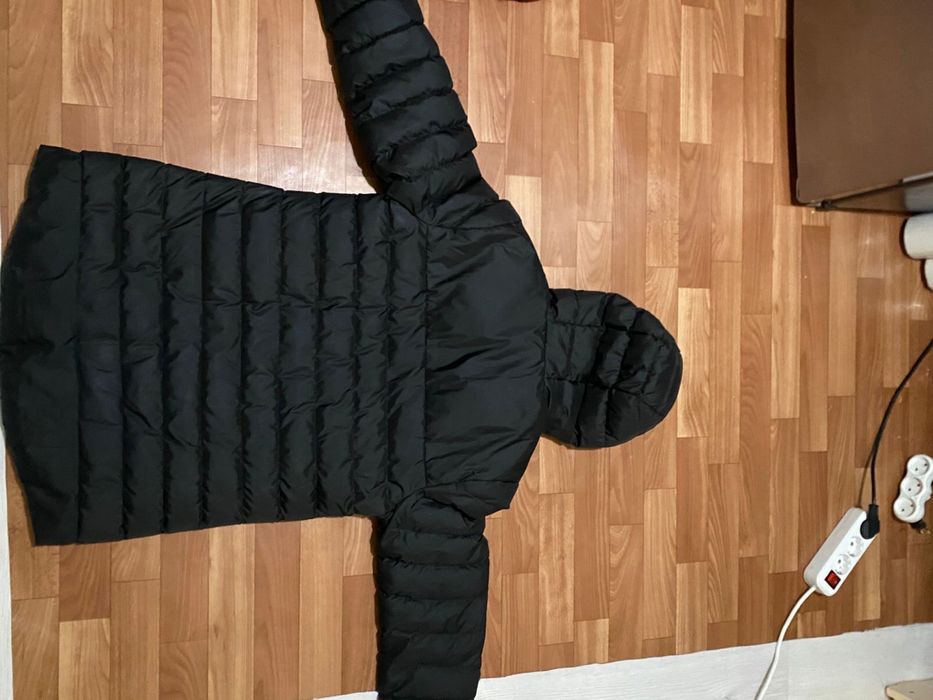 Куртка в хорошом состоянии Черный