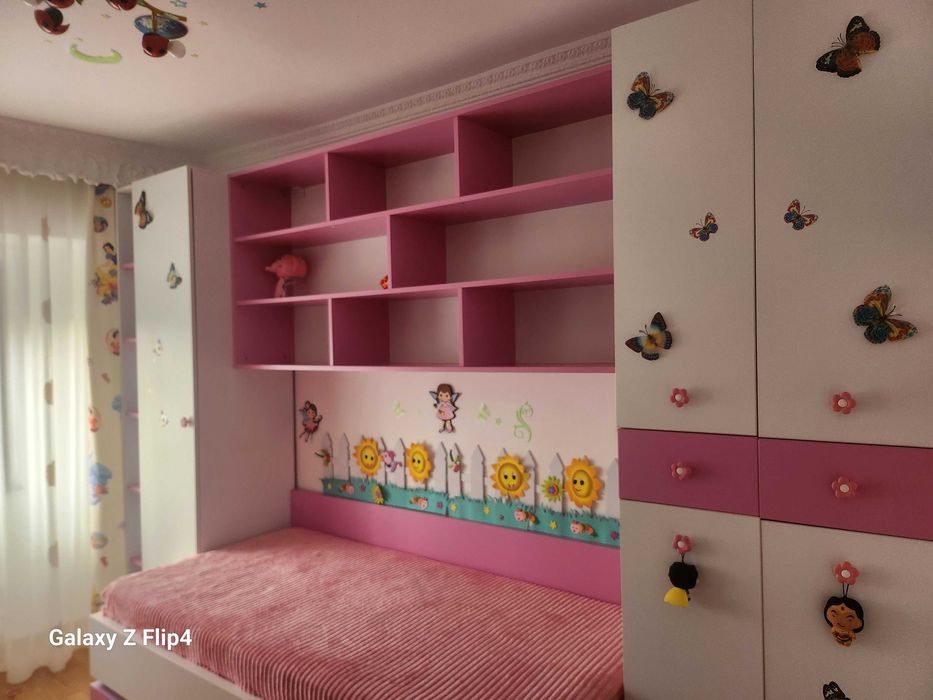 Vand mobila de dormitor pentru fetițe