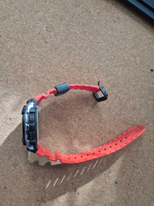 CASIO Illuminator оранжева каишка