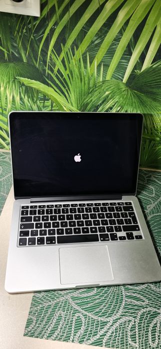 MacBook Pro 13" Retina Early 2015 – i5, 8 GB RAM, SSD 1 TB, baterie nouă (1 ciclu de încărcare)