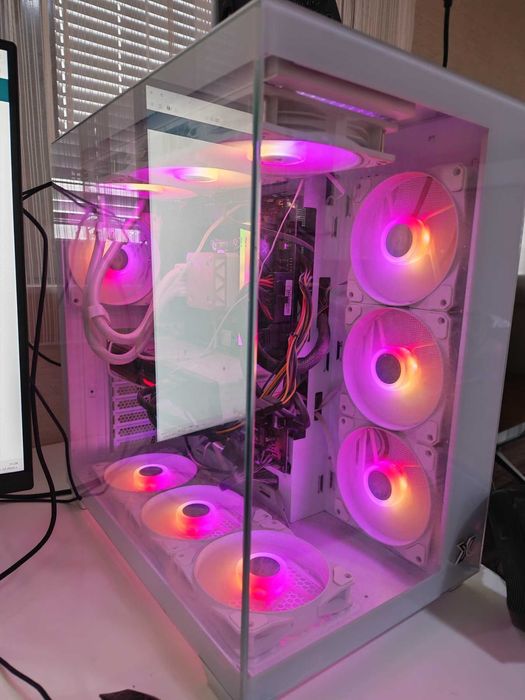 Продавам Геимърски компютър  лимитирана серия