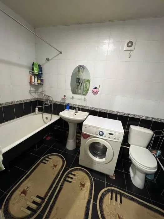 Продаётся квартира на ЦУМ 3 комнатная, балкон 2х7, ор-р Сенат