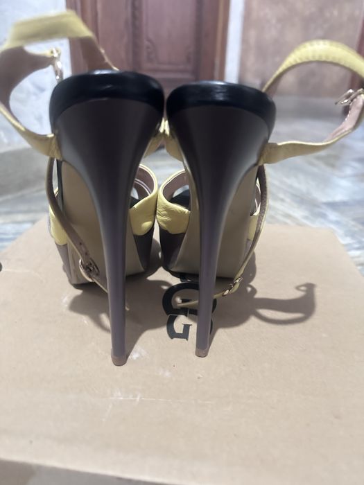 Босоножки 36 размер , кожа