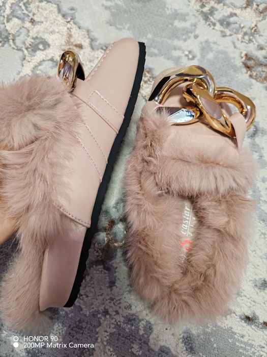 Papuci de casa pufosi