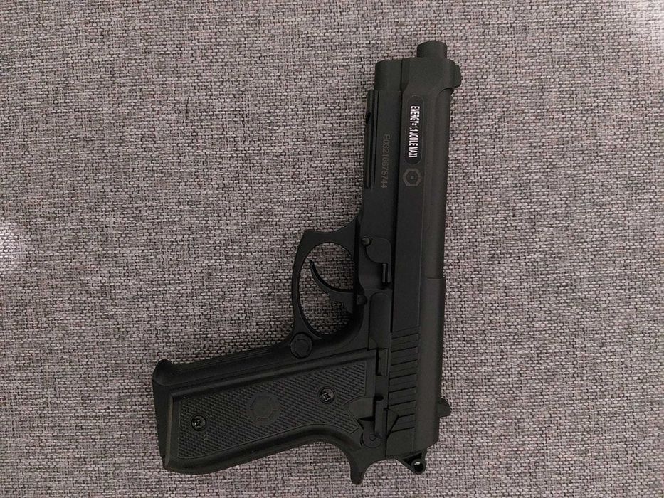 Pistol airsoft PT92 full metal