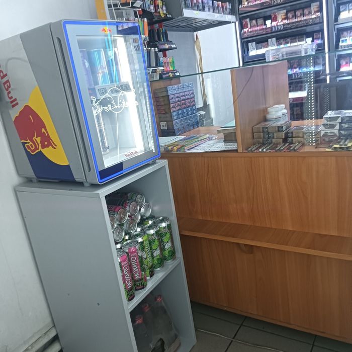 Продам шкаф для магазина