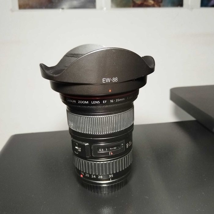 Canon EF 16-35mm f/2.8 L II USM