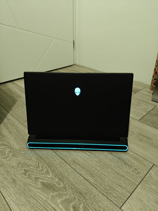 Alienware M15 R7 I7-12700H / RTX 3060 6GB / 16GB / 512GB