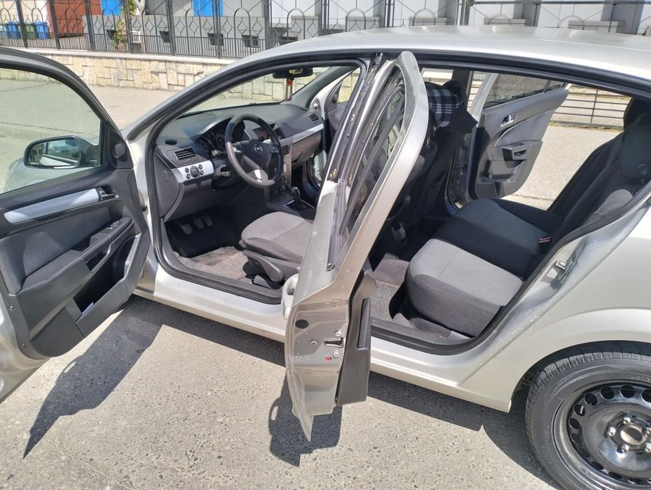 Opel Astra H. Motor 1.7-Diesel
