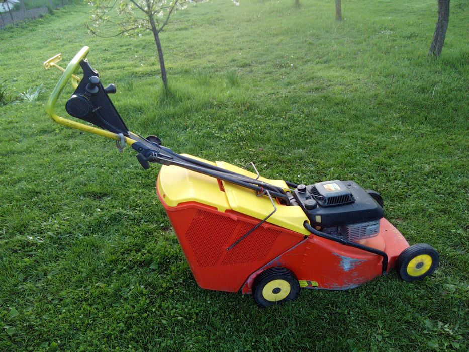 Mașină de tuns iarba cu tractiune Wolf Garden motor kawasaki