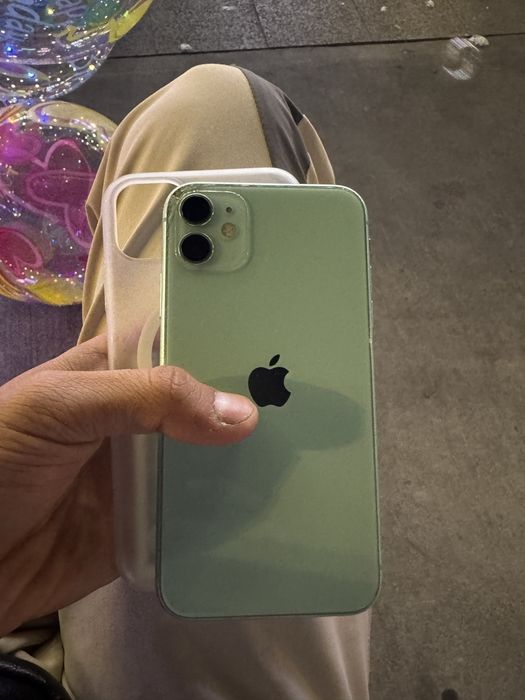 Iphone 11 sotiladi 128tali