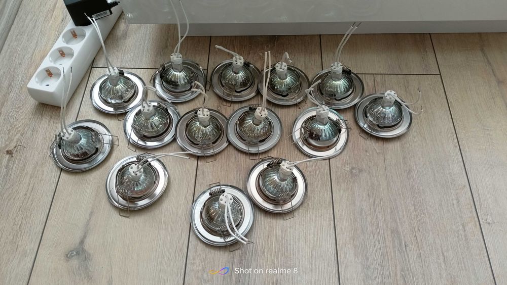 Vand 15 spoturi incastrate