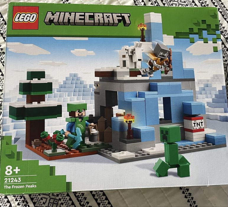 Lego minecraft 21243