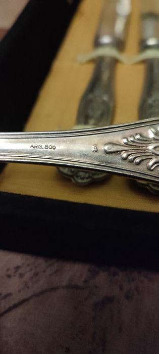 Старинни дълбоко посребрени прибори за хранене