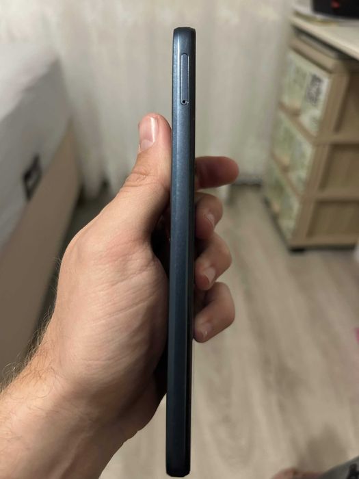 Телефон Motorola E32