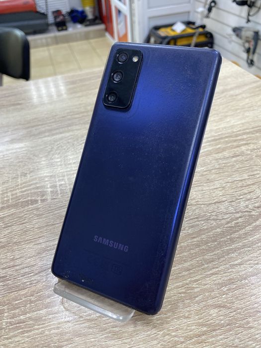 Samsung Galaxy S20FE 128Gb (Ос14Б)