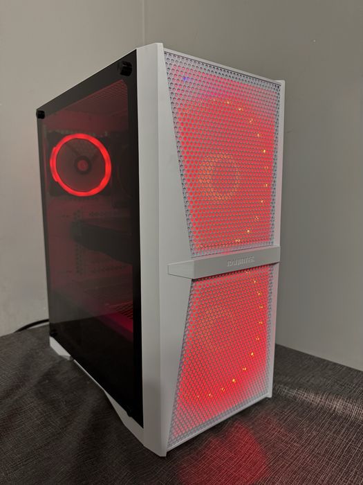 Геймърски компютър Ryzen 2400G, RX 580, 16GB