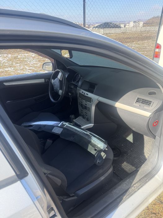 Dezmembram Opel Astra H,1,7 CDTI,2007