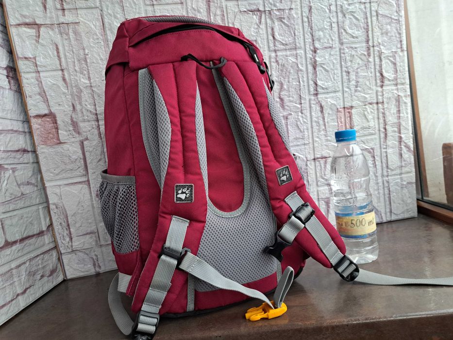 мъжка/дамска раница Jack Wolfskin-винена ,текстилна чанта,туристическа