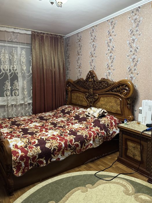 Продам б/у спальный гарнитур