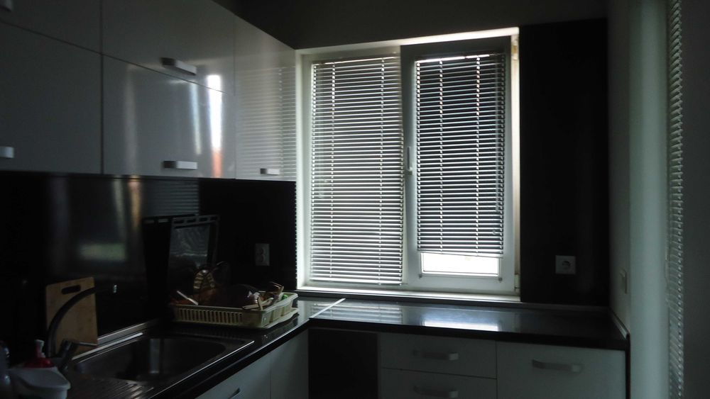 Дава се под наем Тристаен апартамент в Благоевград, Идеален център - 92 кв.м за 370 € - Снимка #2